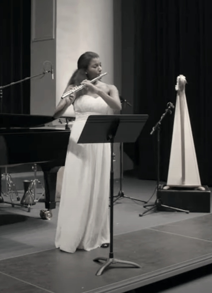 Flutist in concert